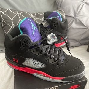Air Jordan 5 Retro SZ 5 Grade school